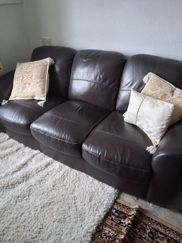 A 3 seater leather sofa and a 2 seater leather sofa