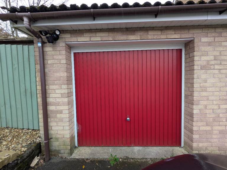 Garage door - up and over