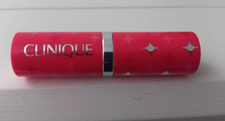 Clinique Lipstick – Brand New, Red Shade ( CHERRY POP )