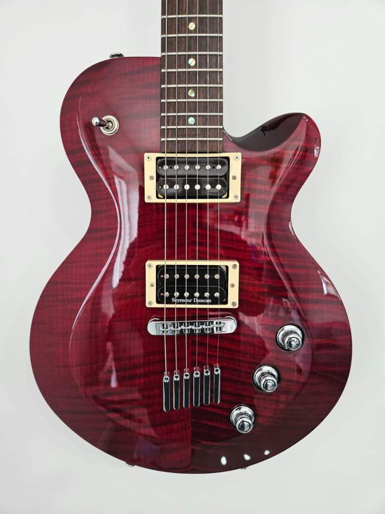 Yamaha AES620 in Translucent Dark Red   (free Delivery)