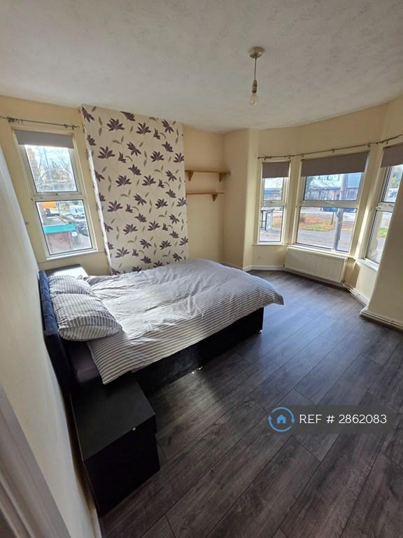 4 bedroom house in Ampthill Road, Bedford, MK42 (4 bed) (#2862083)