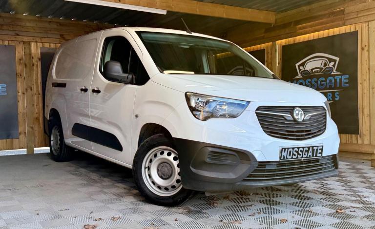 2021 Vauxhall Combo 1.5 Turbo D 2300 Dynamic L2 H1 Euro 6 4dr PANEL VAN Diesel Manual