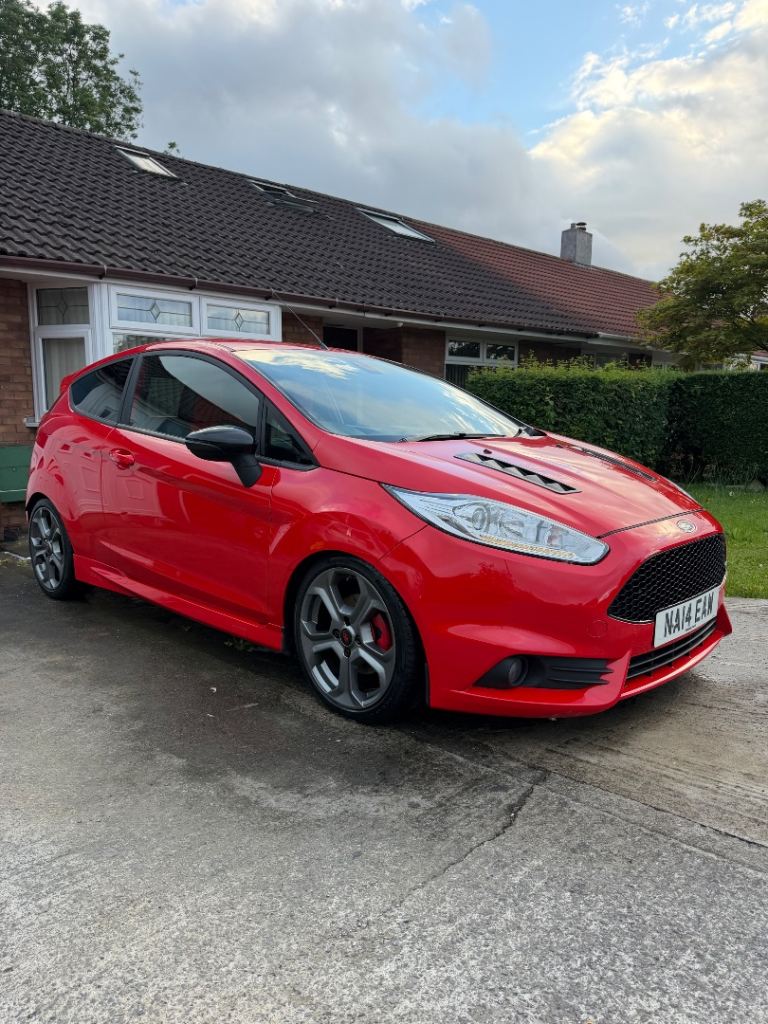 Ford, FIESTA, Hatchback, 2014, Manual, 1596 (cc), 3 doors