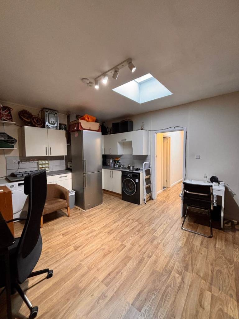 Private Office / Therapy Rooms for Rent – Flexible Terms – Ealing, West London (W5 4NG)