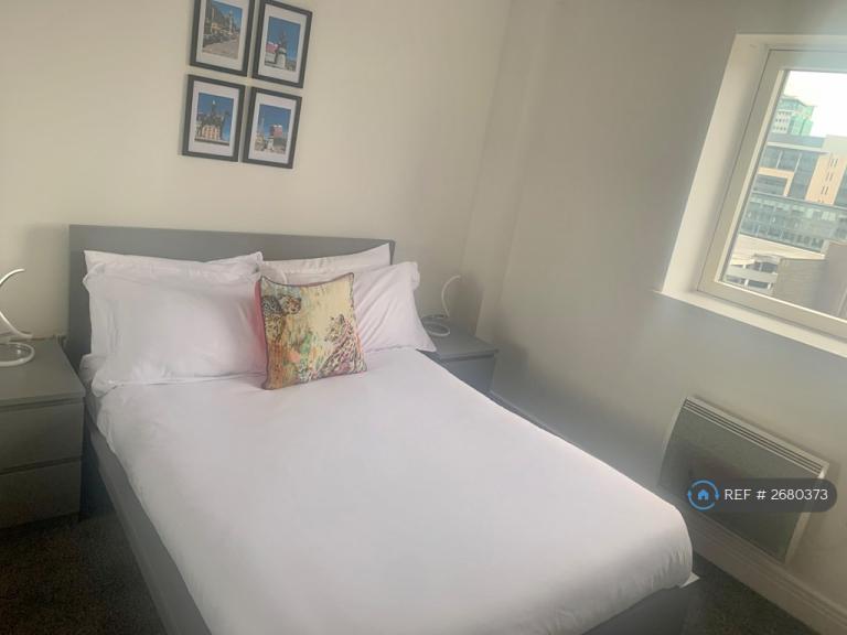 2 bedroom flat in Argyle Street, Glasgow, G2 (2 bed) (#2680373)