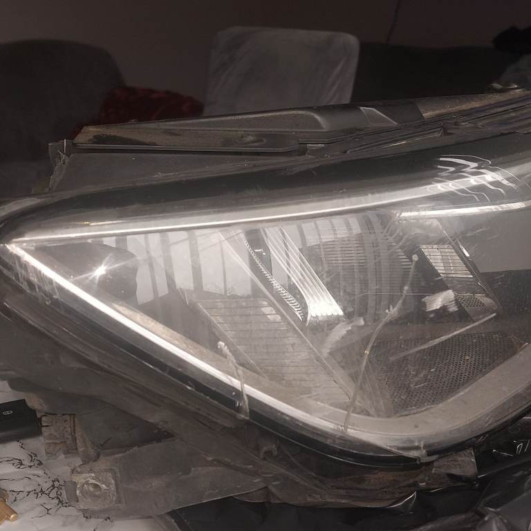 Vw passat b8 2015 1.6 diesel saloon driver side headlight 