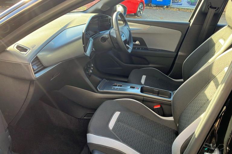  Vauxhall Mokka Electric 54kwh Design Suv 5dr Electric Auto 156 Ps Electric