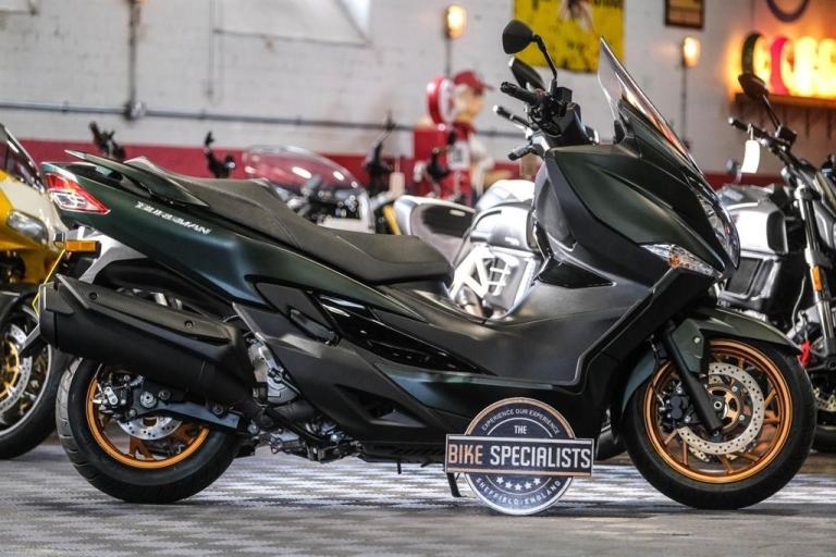 Suzuki Burgman 400 *Just From New!*