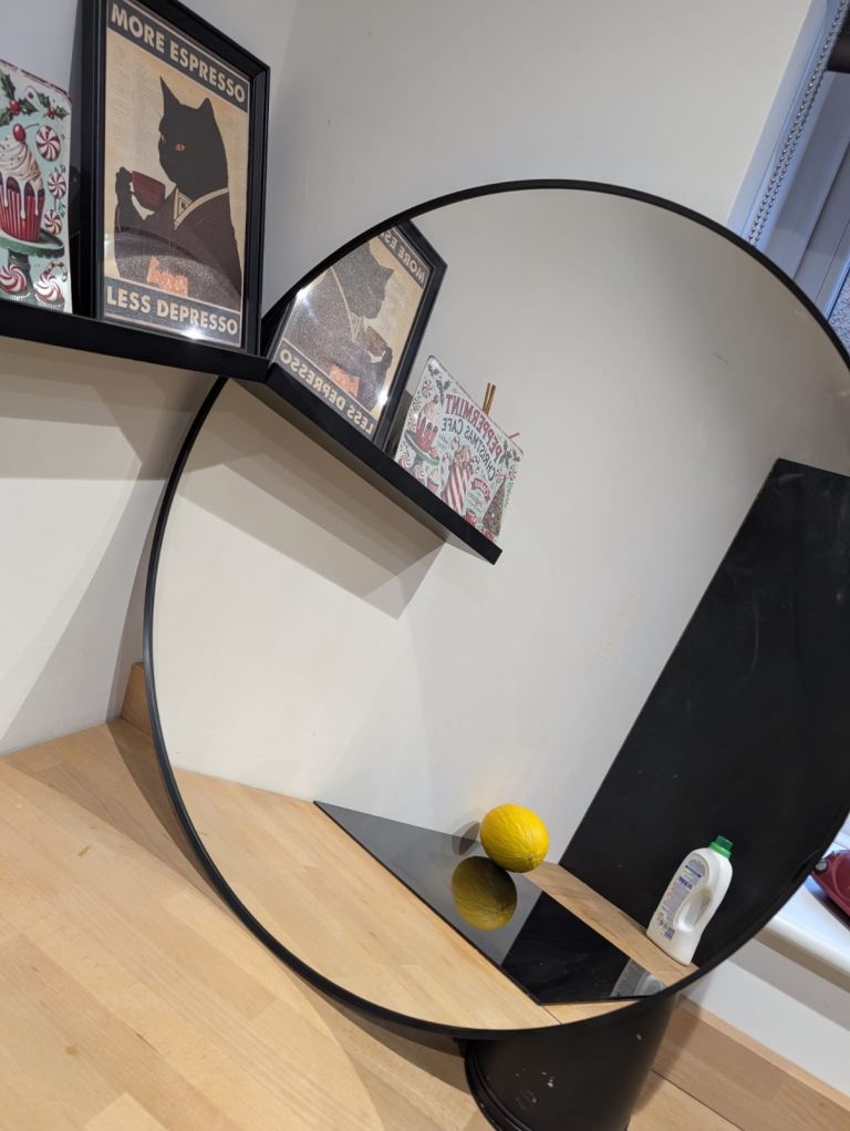 IKEA LINDBYN Black Mirror