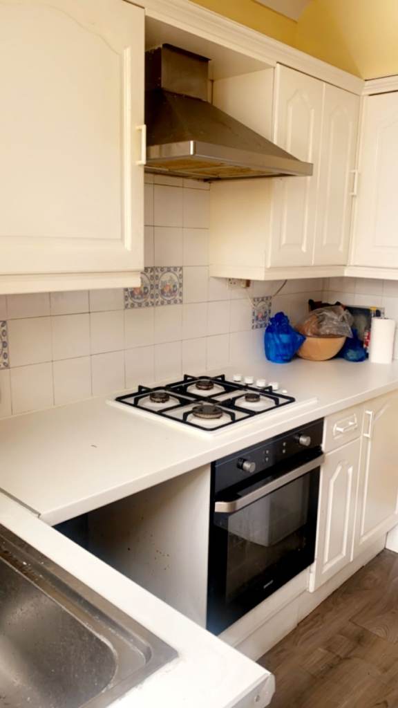 (BILLS INCLUDED & AVAILABLE NOW) ..NICE BIG DOUBLE Room in REDBRIDGE, IG1 3SS for £685pcm