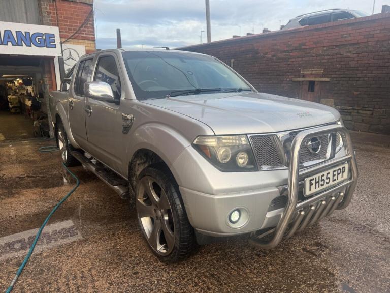 2006 Nissan Navara Double Cab Pick Up SE 2.5dCi 4WD PICK UP DIESEL Manual