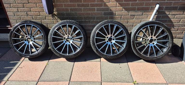 Mercedes 19" twist tubine (replica) wheels