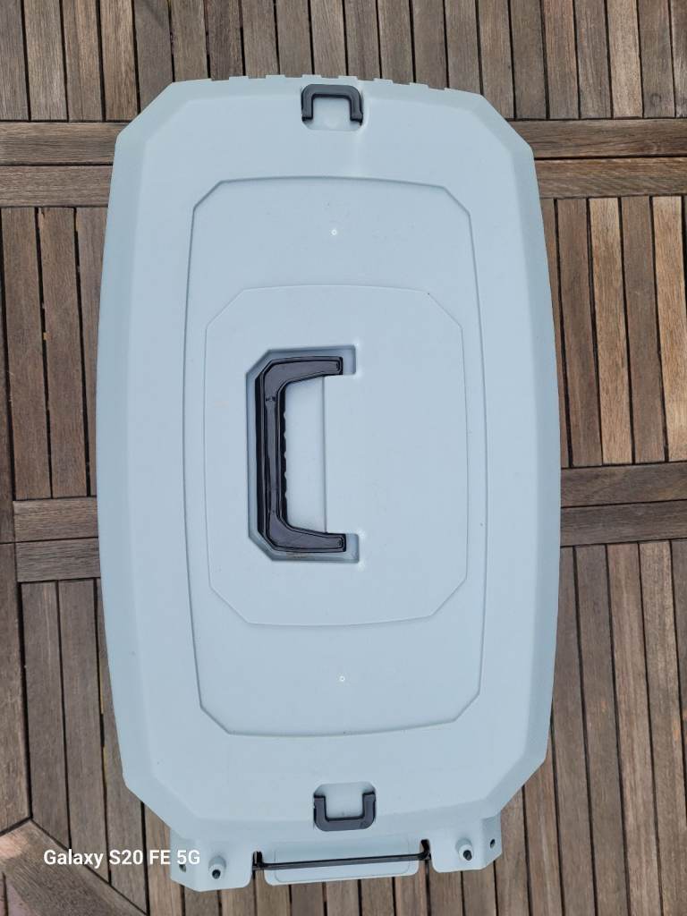 PET TRANSPORT BOX CAGE CARRIER FOR CAT OR SMALL DOG USED ONE TRIP