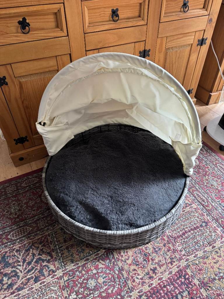 Rattan Pet Bed with Canopy