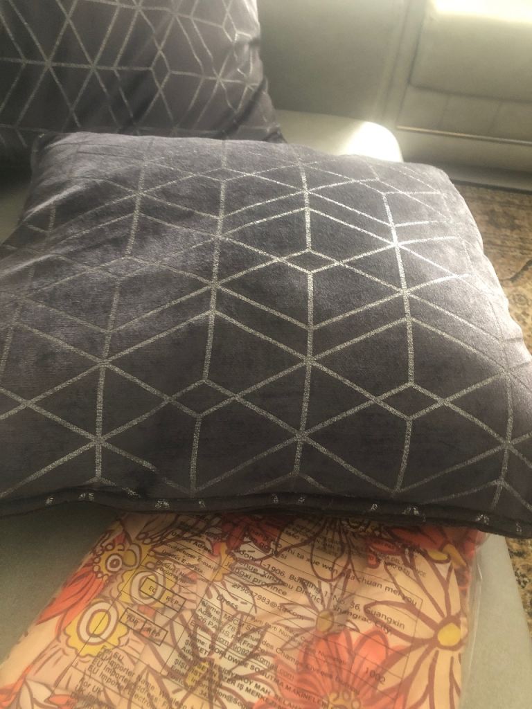 5 cushion covers