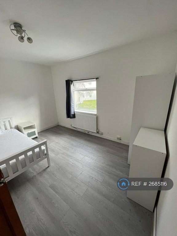 1 bedroom in Marlborough Road, Northampton, NN5 (#2685116)