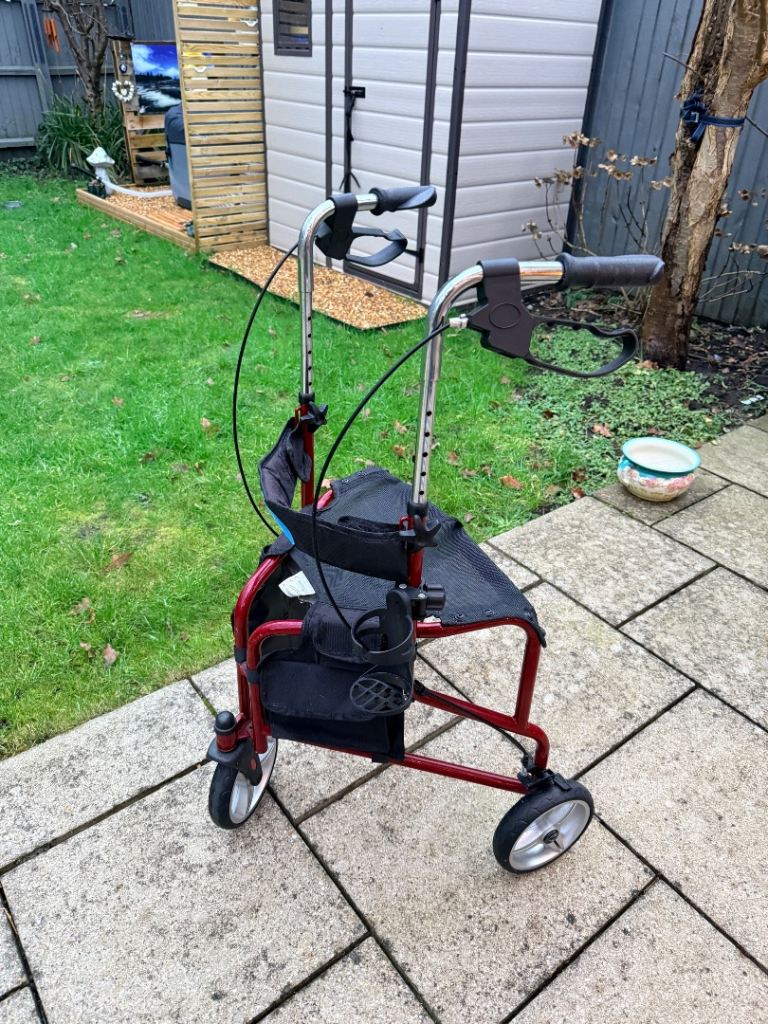 Lightweight tri-walker mobility aid