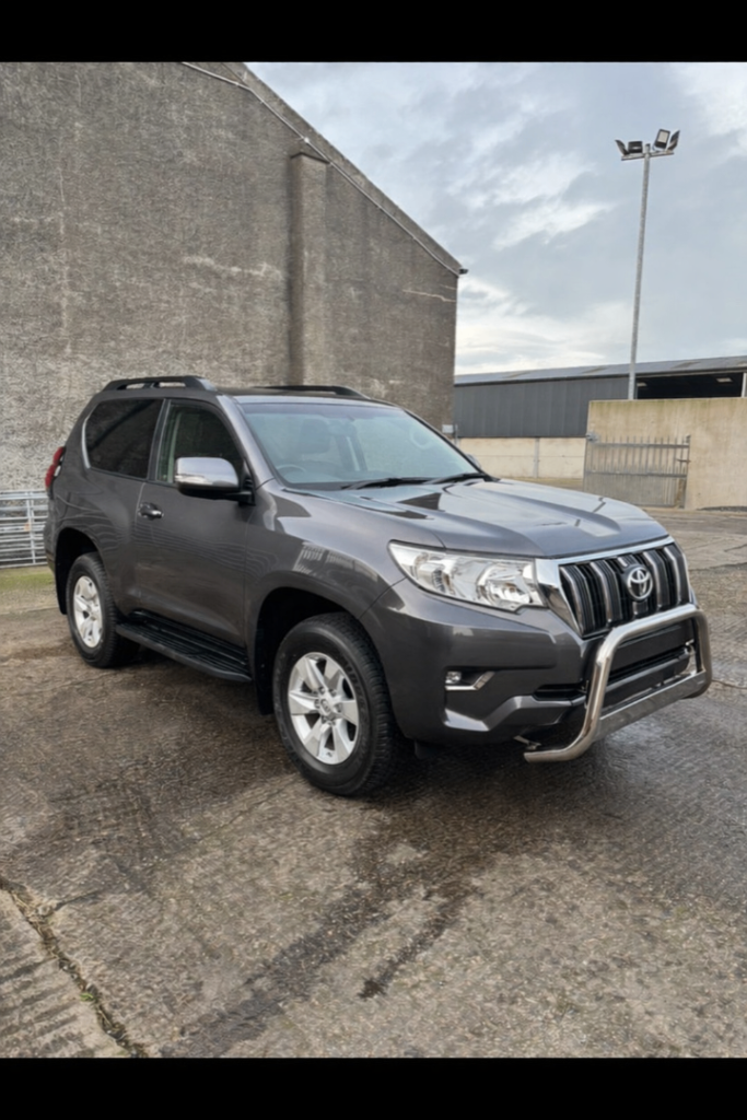 Toyota Land Cruiser rubber mats