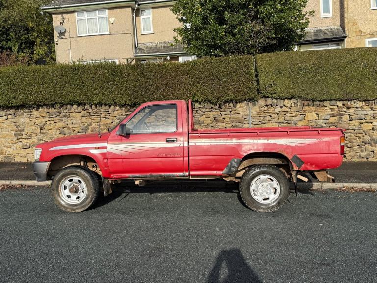 1995 Toyota Hilux SINGLE CAB 2.4D MANUAL RED NA Diesel Manual