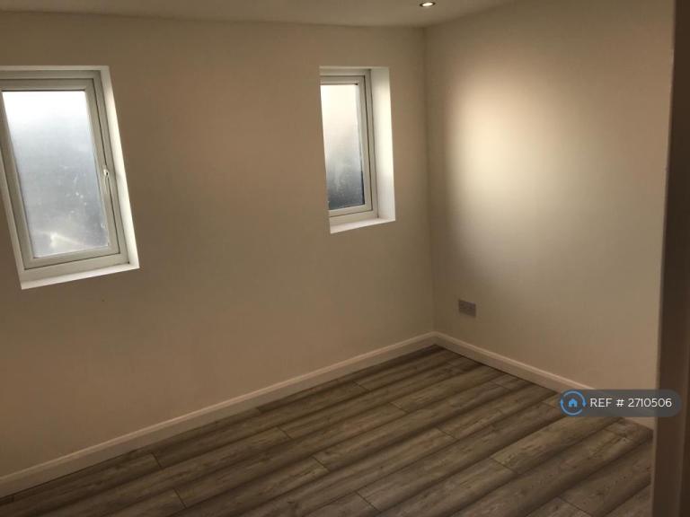 1 bedroom flat in Elton Street, Grantham, NG31 (1 bed) (#2710506)