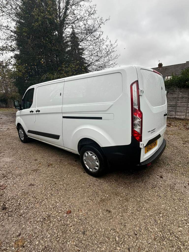 Well‑Maintained, Pre‑owned Ford Transit Custom 300 EcoBlue 2.0 Panel Van for Sale