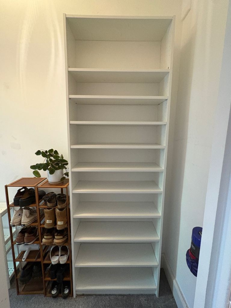 IKEA Billy bookcase / Shelving unit / Shoe and decor rack