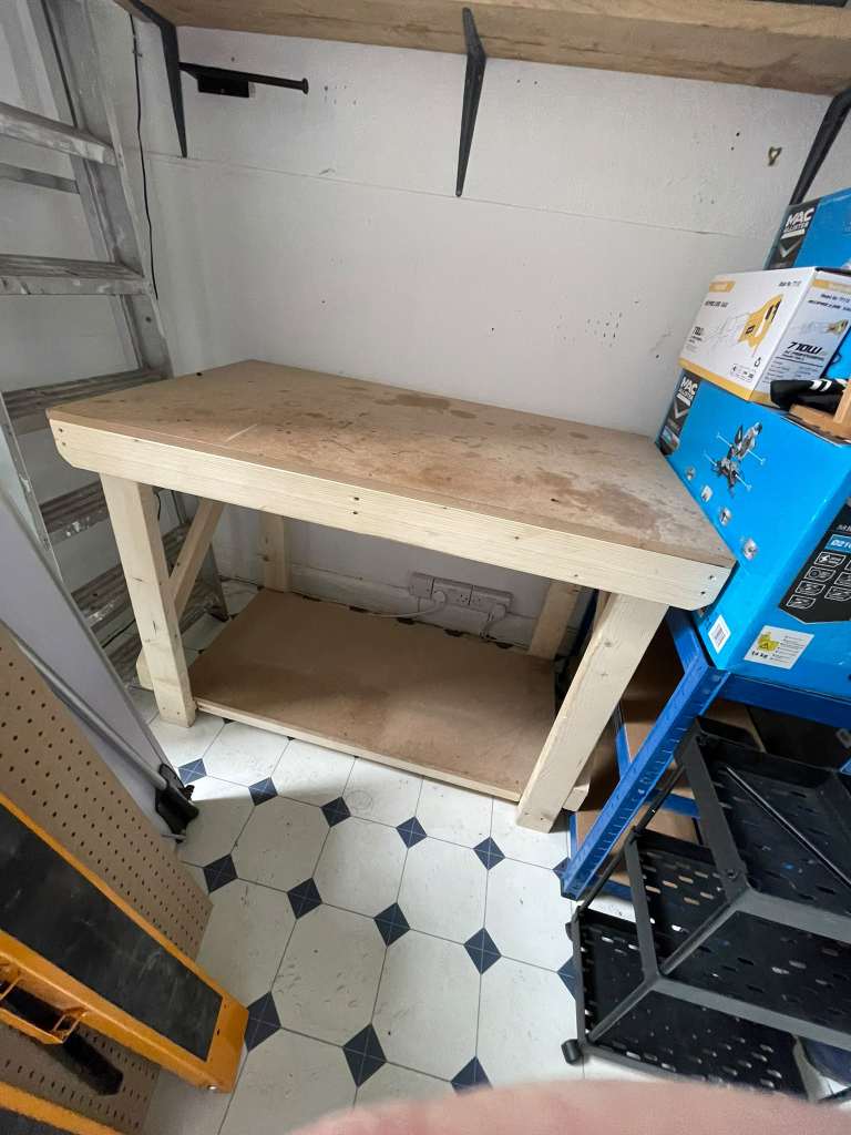 Heavy Duty Wooden Workbench / Garage Workshop Bench
