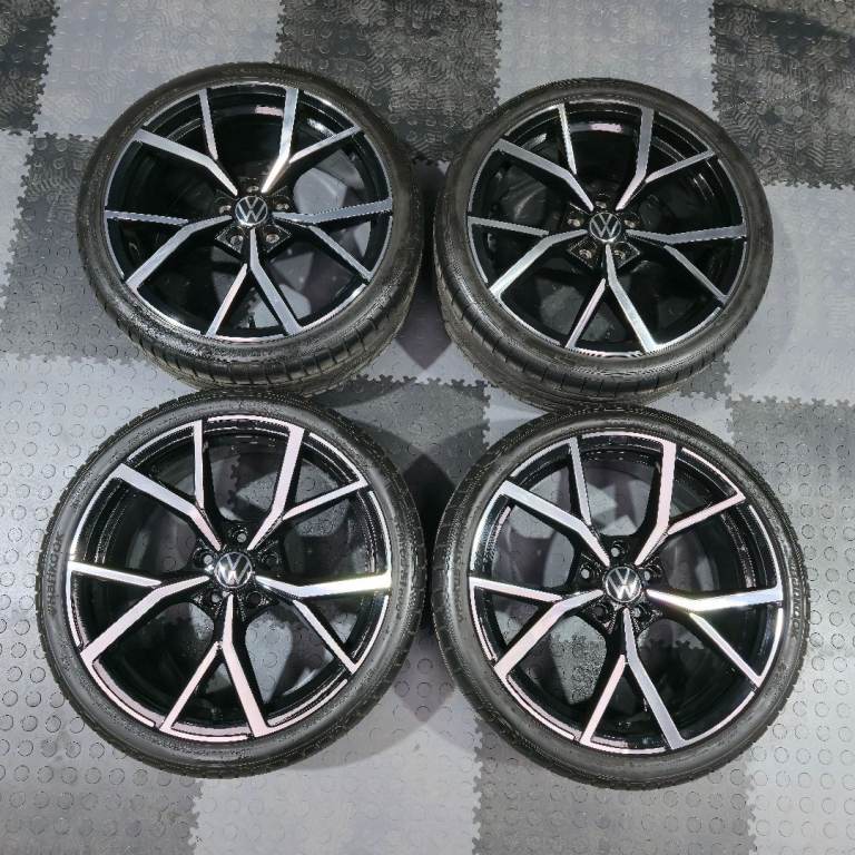 Genuine 19" Estoril Alloy Wheels Volkswagen Golf Caddy 5H0601025S