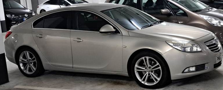 Vauxhall, INSIGNIA, Hatchback, 2010, Manual, 1598 (cc), 5 doors