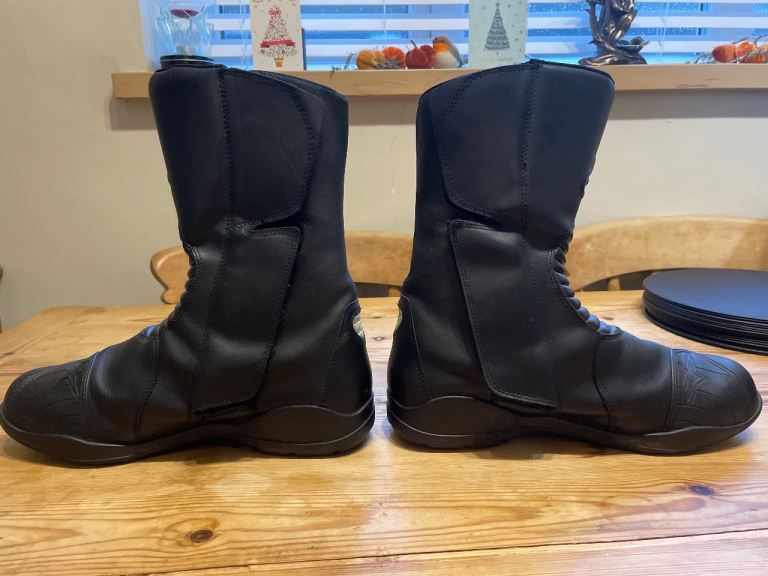 Alpine stars motorbike boots