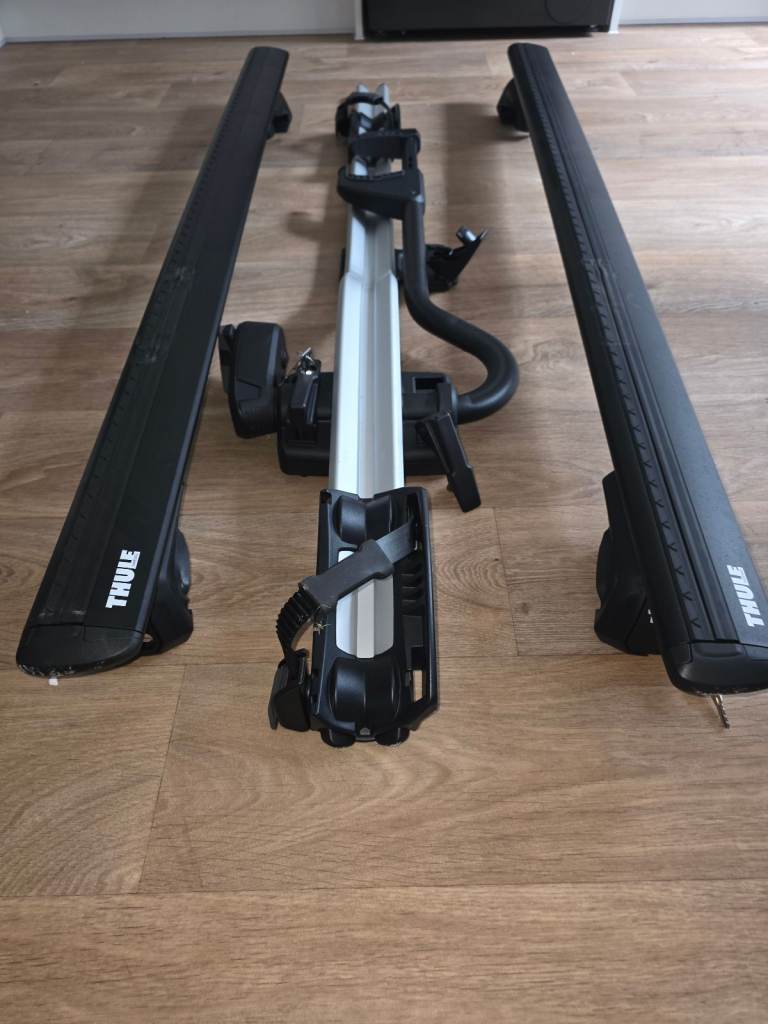  Roof bars and bike rack