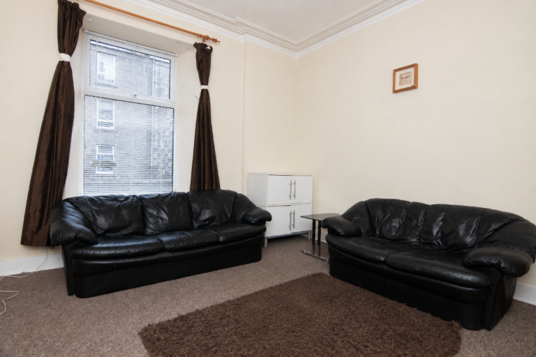 Available Now | Council Tax Band A | 1-Bed Ground-Floor Flat | £565 pcm | Available Now