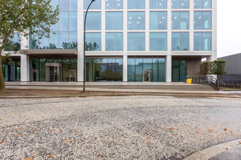 Milton Keynes - MK9 1FH \ Serviced Office for 2 Workstations
