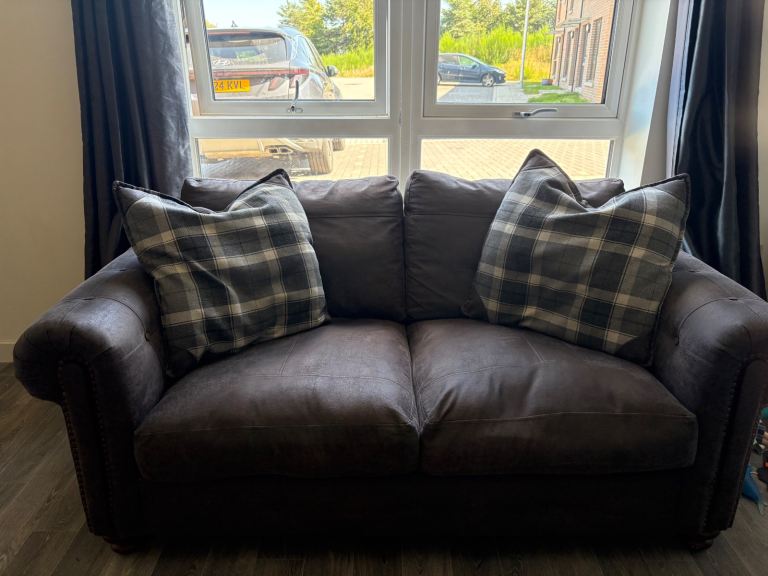 Like new 3 seater sofa DFS