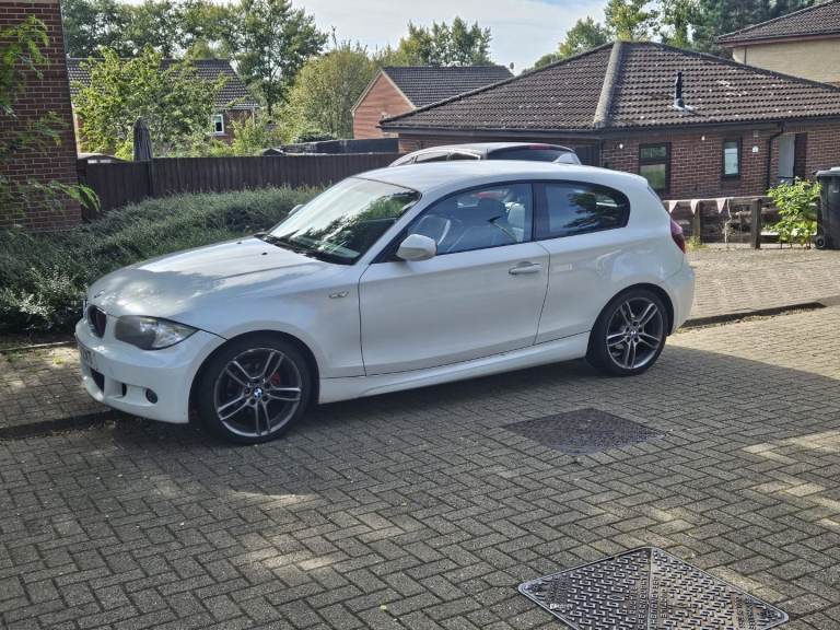 BMW, 1 SERIES, performance edition. Hatchback, 2011, Manual, 1995 (cc), 3 doors