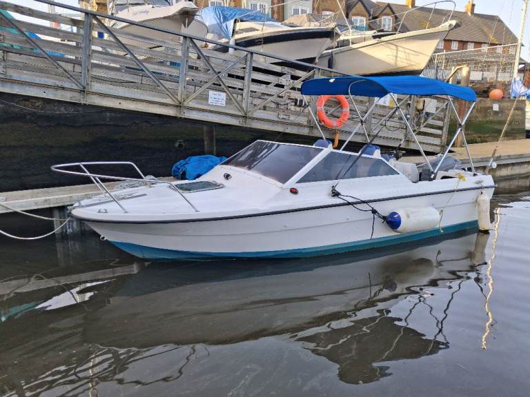 Fishing boat/ day boat/speed boat  75hp outboard.