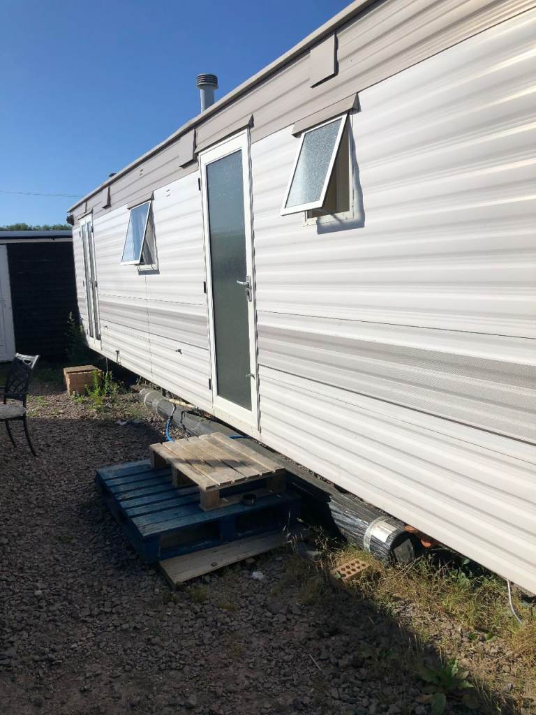mobile home.on a private yard. 600 PCM