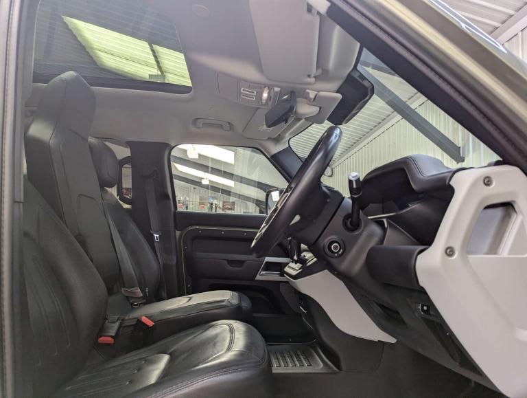 2021 Land Rover Defender 2.0 Defender SE Auto 4WD 5dr SUV Petrol Automatic