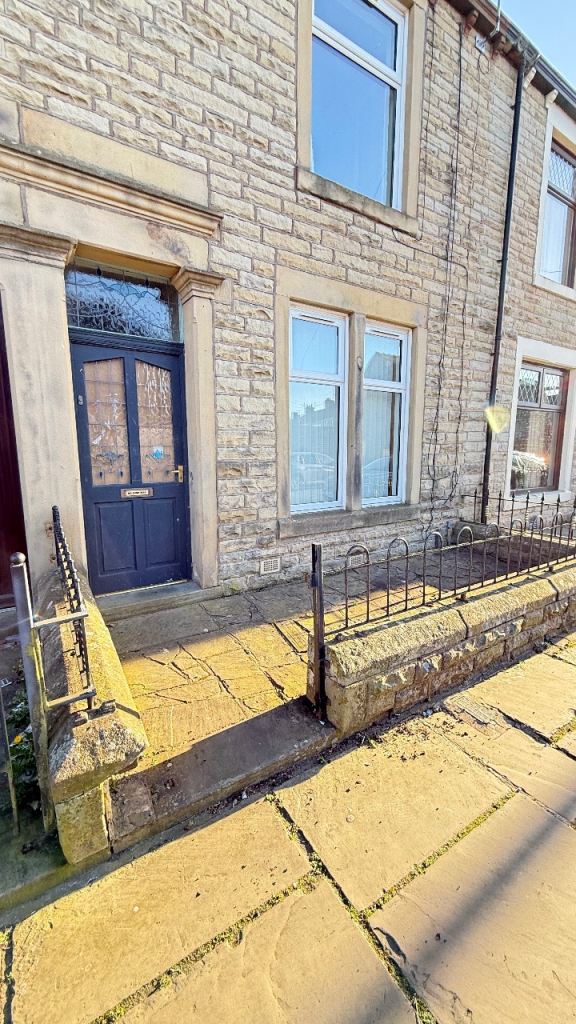 Two bed mod terraced property 
