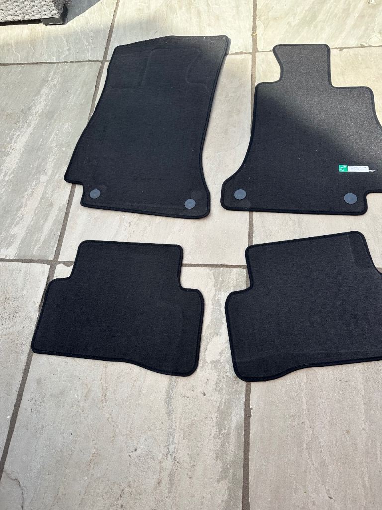 Mercedes Benz C Class. Mats. 
