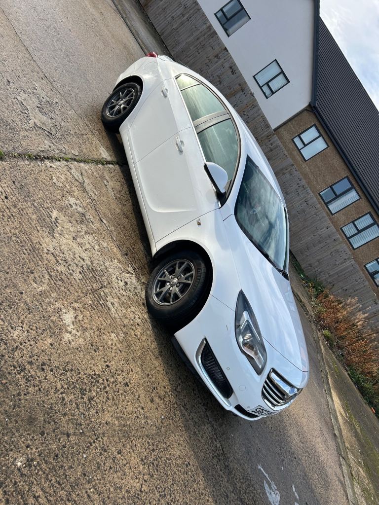 Vauxhall, INSIGNIA, Hatchback, 2013, Manual, 1956 (cc), 5 doors