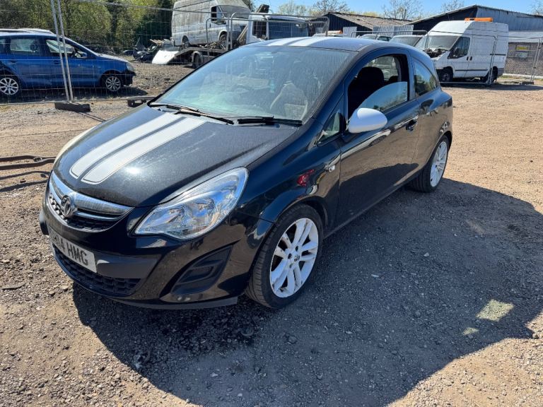 Vauxhall corsa D facelift 1.4 2014 black two door Black BREAKING FOR PARTS 