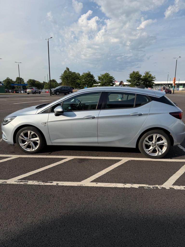 2016 (66) Vauxhall Astra K SRi Nav – Flip Chip Silver – £6,995 ONO