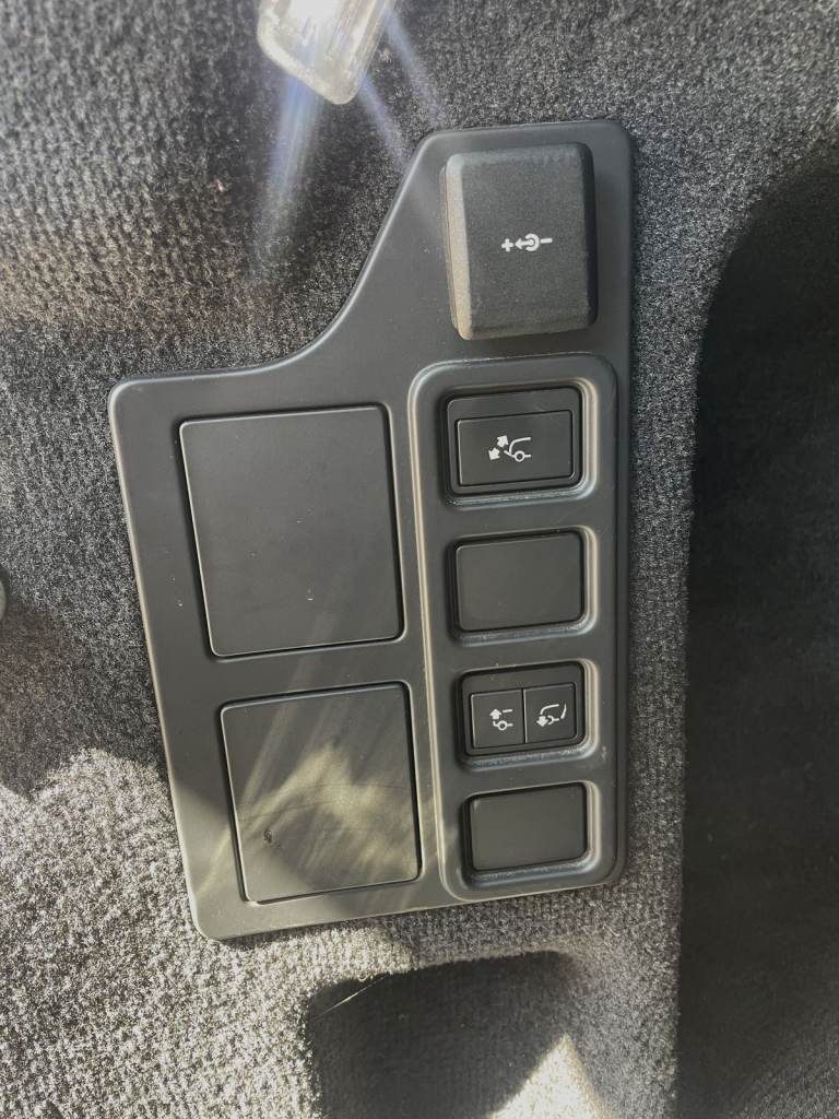 2022 Land Rover Discovery 3.0 D300 MHEV R-Dynamic SE SUV 5dr Diesel Auto 4WD Euro 6 (s/s) (300 ps...