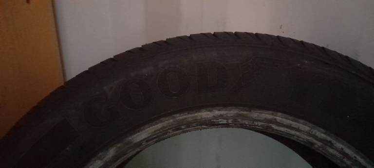 2 x 205 55 16 wheels with Winter TyresTyres from my old Ford focus.