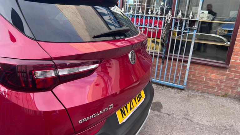 2021 Vauxhall Grandland X 1.5 Turbo D SRi Nav 5dr HATCHBACK Diesel Manual