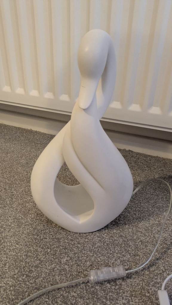 Swan shaped table lamp