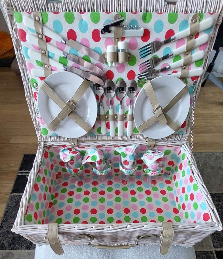 wicker basket 4 piece picnic set 