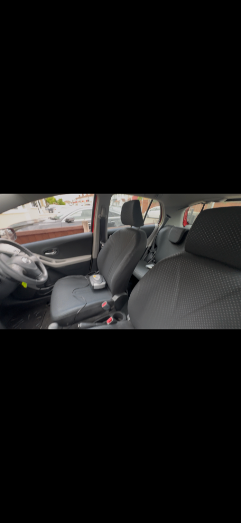 Toyota YARIS, Hatchback, 2010, Semi-Auto, 1329 (cc), 5 doors
