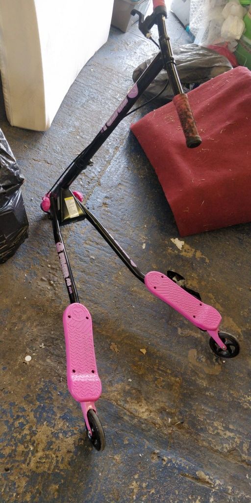 FLICKER A3 SCOOTER ONLY £40